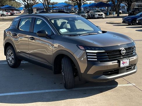 New 2026 Nissan Kicks S image 4