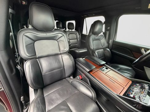 Used 2018 Lincoln Navigator Reserve w/ Technology Package AWD/4WD image 23