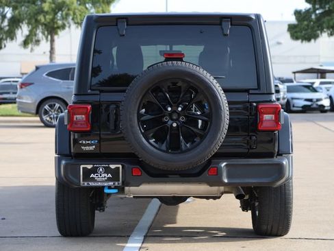 Used 2023 Jeep Wrangler Unlimited Sahara AWD/4WD image 5