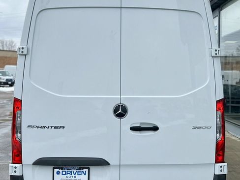 Used 2024 Mercedes-Benz Sprinter 3500 image 28