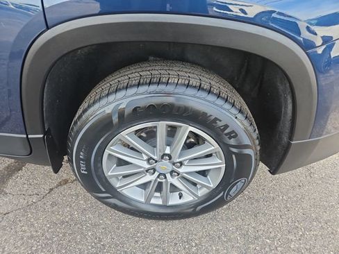 Used 2023 Chevrolet Traverse LT image 21