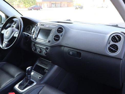 Used 2017 Volkswagen Tiguan Wolfsburg Edition AWD/4WD image 17