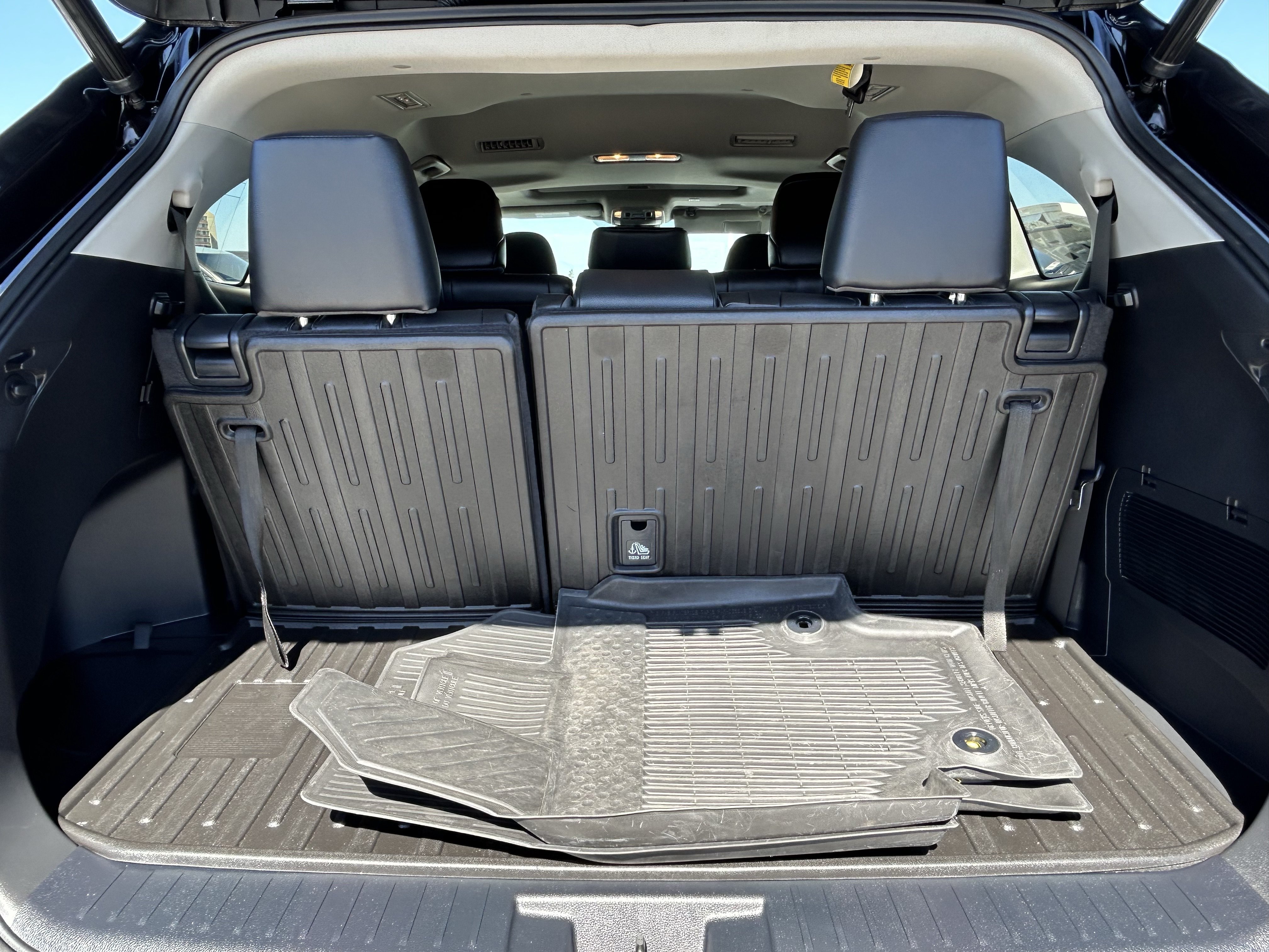 Used 2023 Toyota Highlander XLE FWD image 14