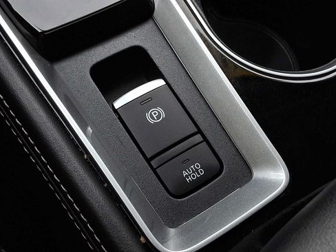 Used 2024 Nissan Altima 2.5 SL FWD image 25