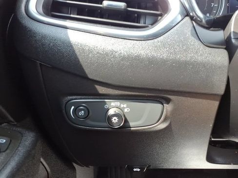 Used 2023 Chevrolet Equinox LT AWD/4WD image 13