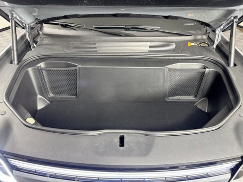 Used 2025 Rivian R1S Adventure image 38