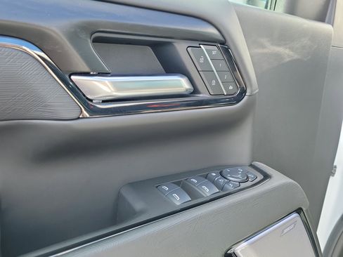 Used 2025 GMC Sierra 2500 AT4X AWD/4WD image 20