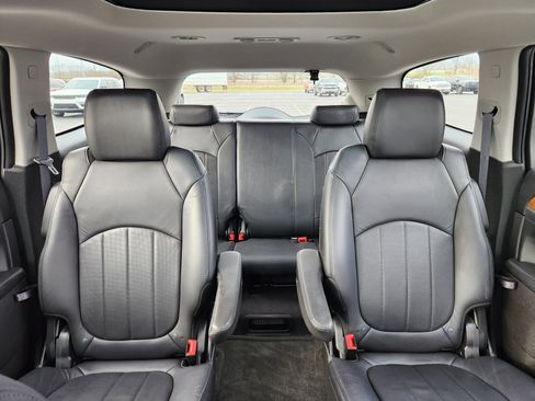 Used 2011 Buick Enclave CXL image 11