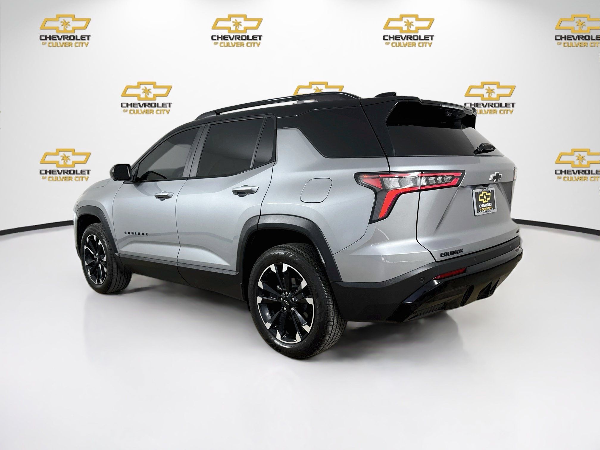 Used 2025 Chevrolet Equinox RS w/ Safety and Technology Package FWD image 6