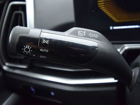 Used 2024 Kia Sorento S image 36