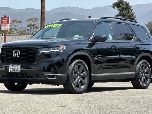 Used 2025 Honda Pilot Sport image 8