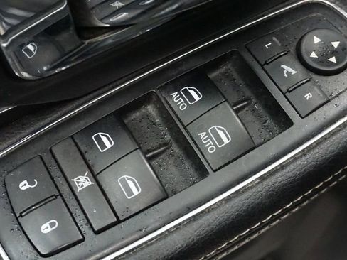 Certified 2017 RAM 1500 Laramie w/ Convenience Group image 27