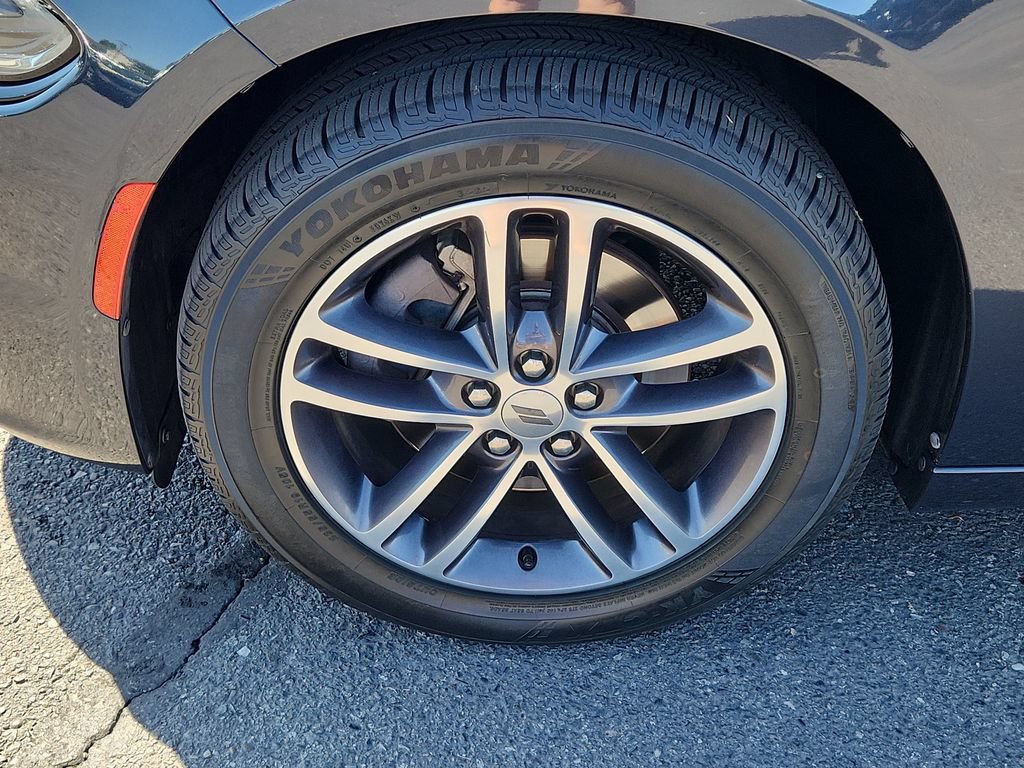Used 2019 Dodge Charger SXT AWD/4WD image 6