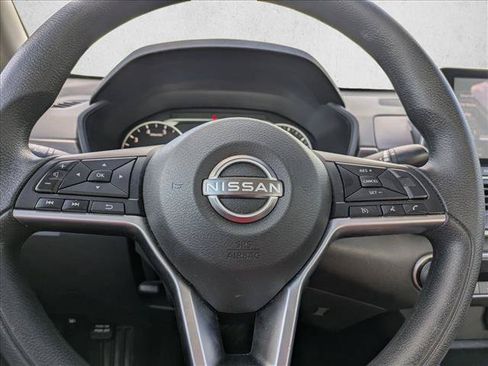 Used 2024 Nissan Altima 2.5 SV FWD image 14