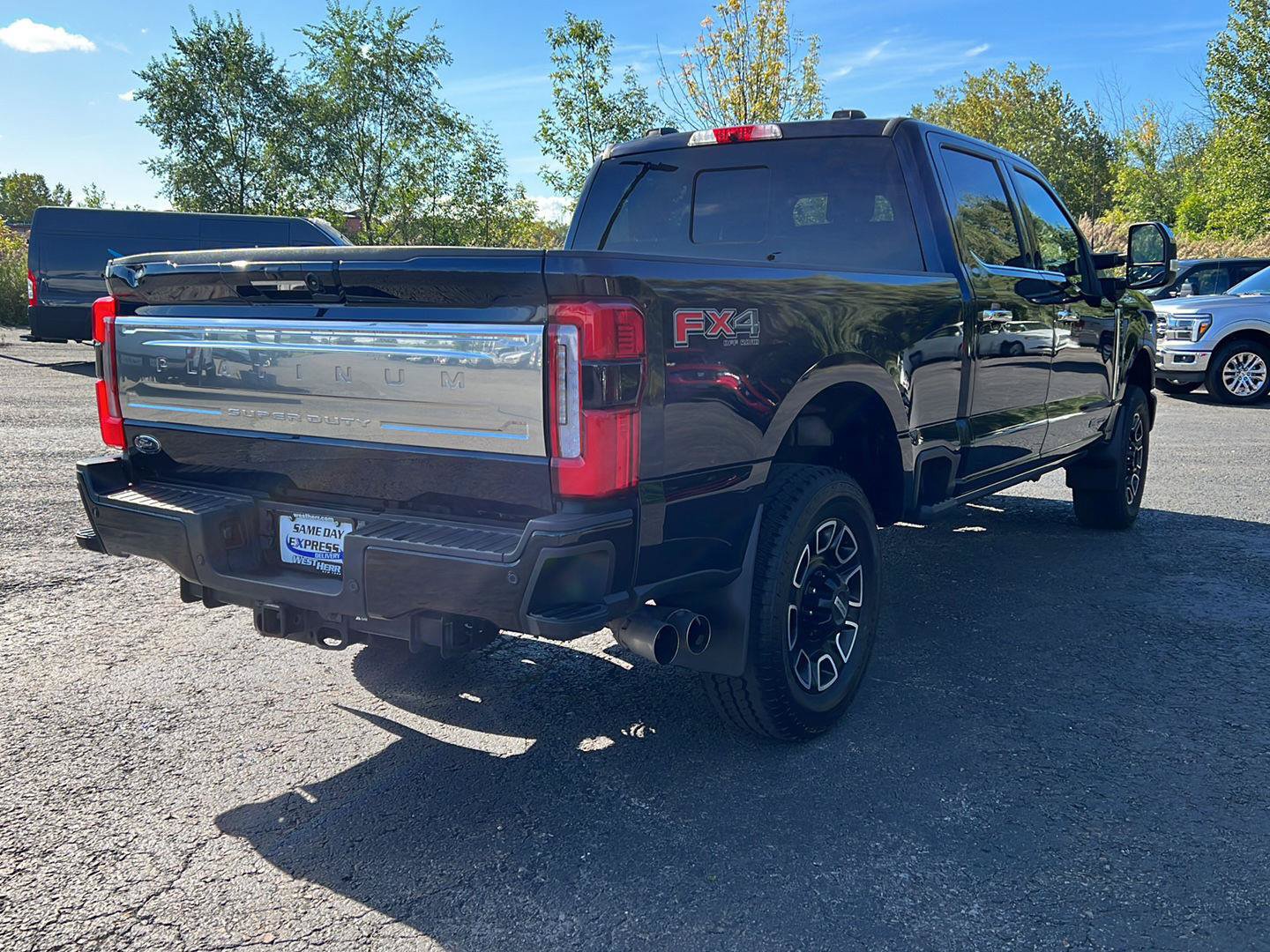 Used 2024 Ford F250 Platinum w/ FX4 Off-Road Package AWD/4WD image 26