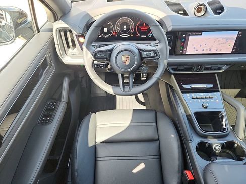 New 2026 Porsche Cayenne S image 10