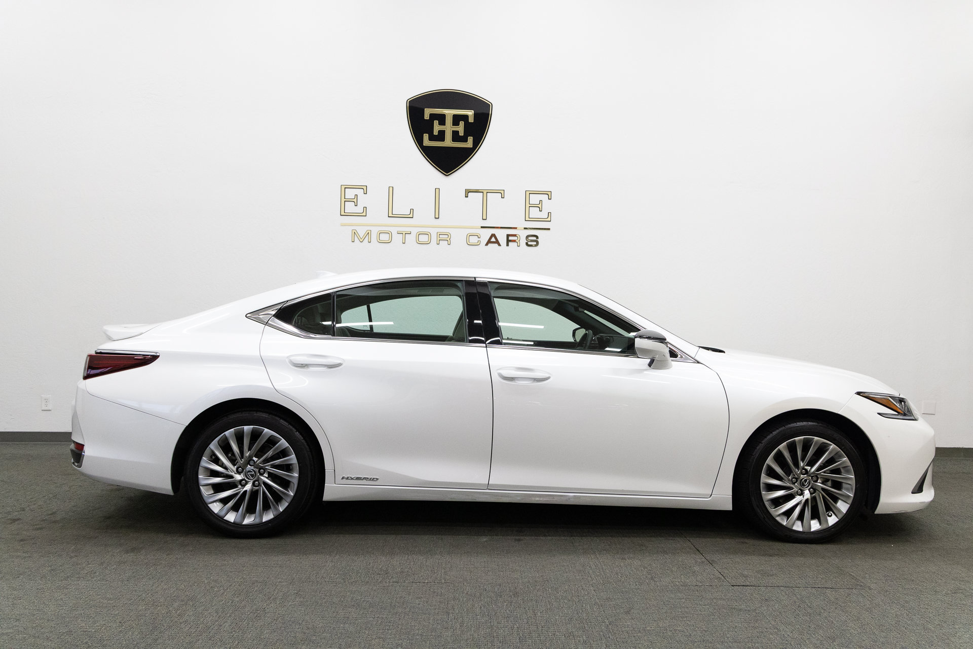 Used 2019 Lexus ES 300h FWD image 10
