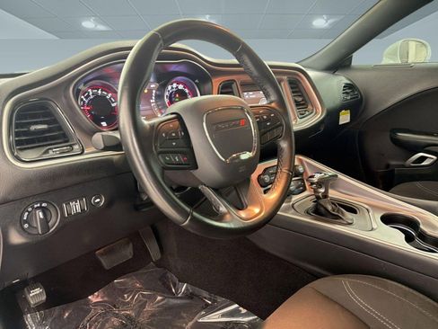 Used 2021 Dodge Challenger SXT image 4