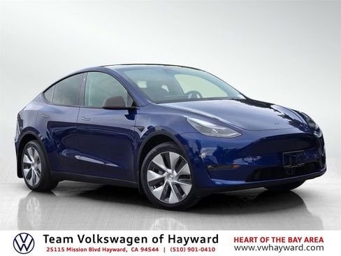 Used 2023 Tesla Model Y Long Range image 1