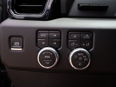 New 2026 GMC Sierra 2500 AT4 w/ AT4 Premium Plus Package AWD/4WD image 36