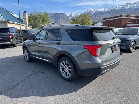 Used 2021 Ford Explorer Limited w/ Equipment Group 301A AWD/4WD image 3