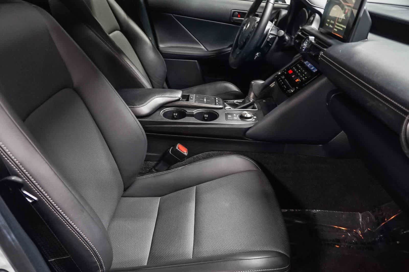 Used 2024 Lexus IS 300 F Sport RWD image 18