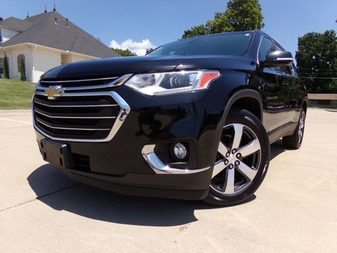 Used 2018 Chevrolet Traverse LT image 7