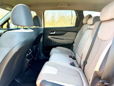 Used 2019 Hyundai Santa Fe SE image 21