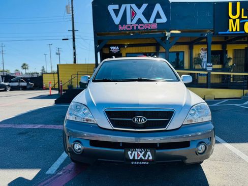 Used 2005 Kia Sorento EX RWD image 2