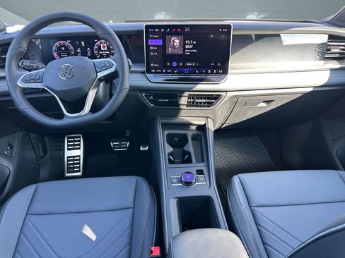 New 2026 Volkswagen Tiguan SE R-Line image 14