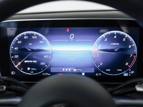 Certified 2025 Mercedes-Benz GLC 43 AMG 4MATIC image 17