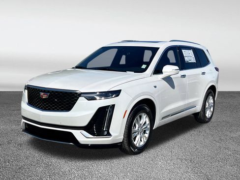 New 2025 Cadillac XT6 Luxury FWD image 3