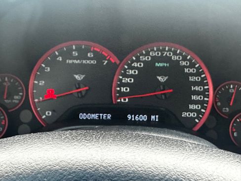 Used 1999 Chevrolet Corvette Coupe w/ Memory Pkg image 11