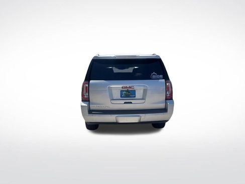 Used 2019 GMC Yukon XL SLT w/ Open Road Package RWD image 7