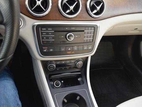 Used 2016 Mercedes-Benz GLA 250 4MATIC image 15