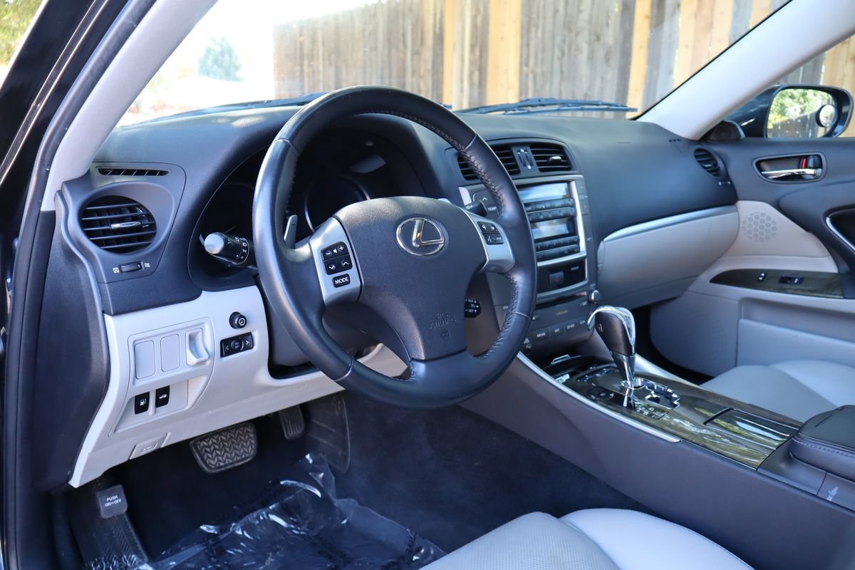 Used 2011 Lexus IS 250 w/ Premium Pkg Value Edition RWD image 15