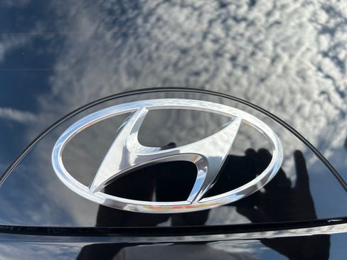 Certified 2023 Hyundai Tucson Limited AWD/4WD image 28