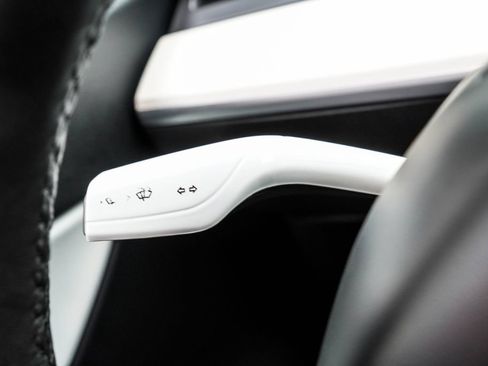 Used 2022 Tesla Model Y Performance AWD/4WD image 34