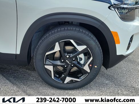 New 2026 Kia Seltos S FWD image 7