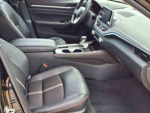 Used 2025 Nissan Altima 2.5 SR FWD image 23