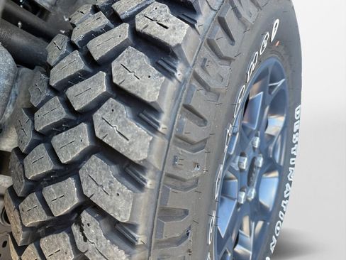 Certified 2023 Jeep Gladiator Willys image 19