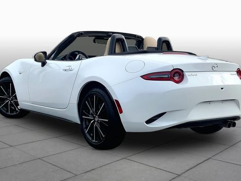 Used 2024 MAZDA MX-5 Miata Grand Touring w/ Appearance Package RWD image 12