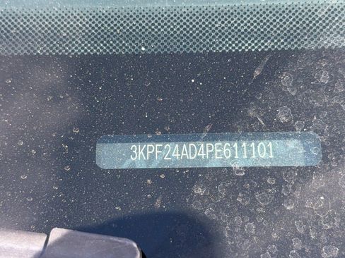 Used 2023 Kia Forte LXS w/ LXS Technology Package image 3