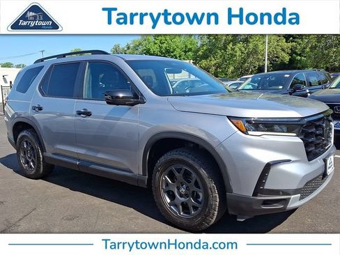 Certified 2023 Honda Pilot TrailSport image 1