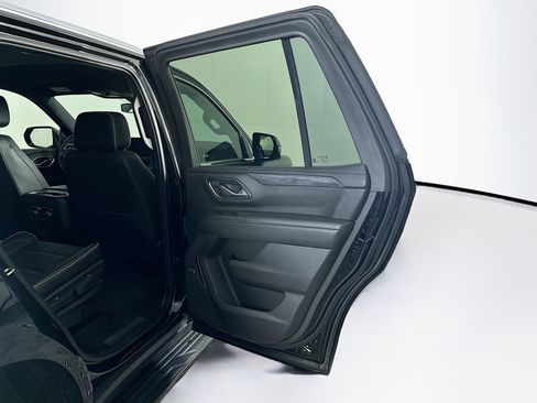 Used 2022 GMC Yukon SLT w/ SLT Luxury Package RWD image 32