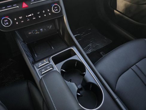 New 2025 Hyundai Sonata Limited image 28
