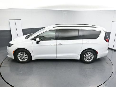 Used 2021 Chrysler Voyager Lxi FWD image 22