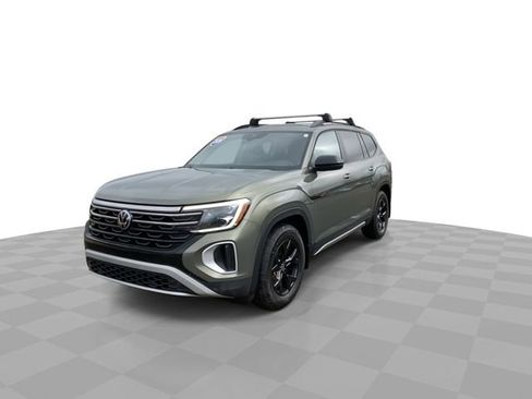 Used 2024 Volkswagen Atlas Peak Edition SEL image 6