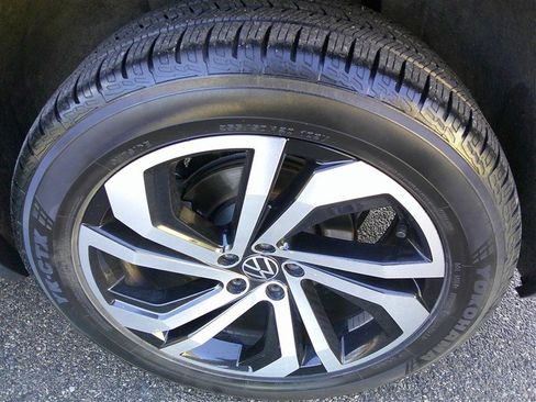 Used 2021 Volkswagen Atlas SEL Premium image 26