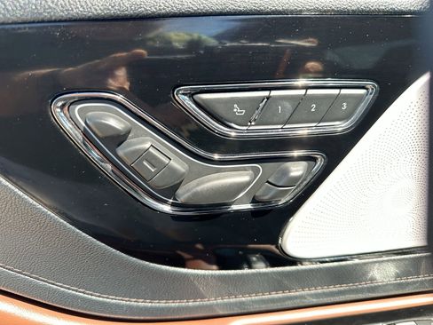 Used 2025 Lincoln Aviator Reserve w/ Equipment Group 201A image 12